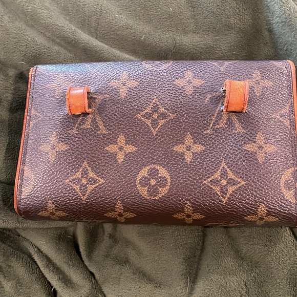 LOUIS VUITTON POCHETTE FLORENTINE BUM BAG MONOGRAM #FL0052 Belt #FL0072🤎🤎 - Picture 5 of 12